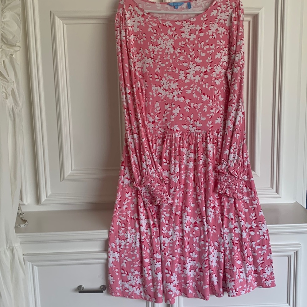 Beautiful Draper James long shelled dress. Only worn once!